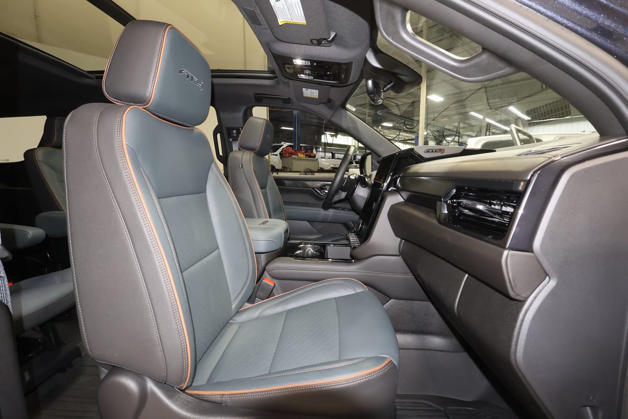 Used 2026 GMC Yukon AT4 w/ AT4 Premium Package AWD/4WD image 31
