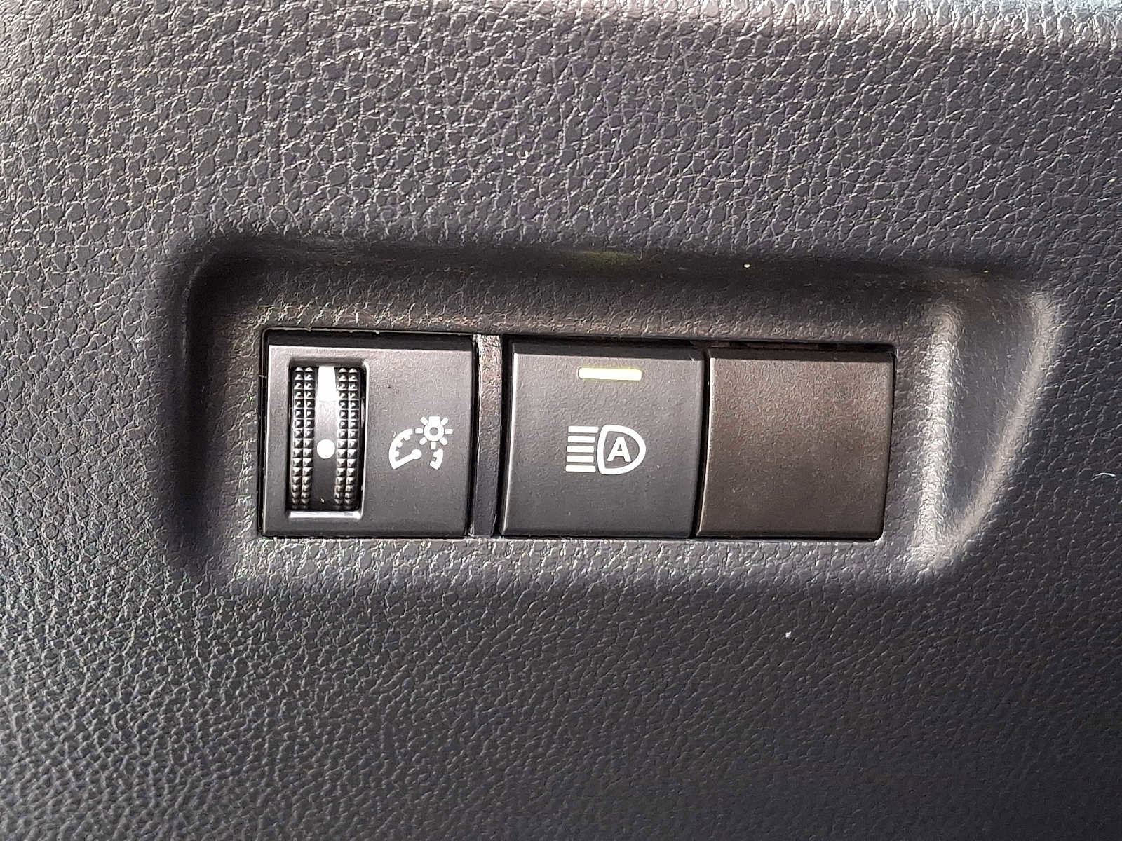 Used 2022 Toyota RAV4 LE image 24