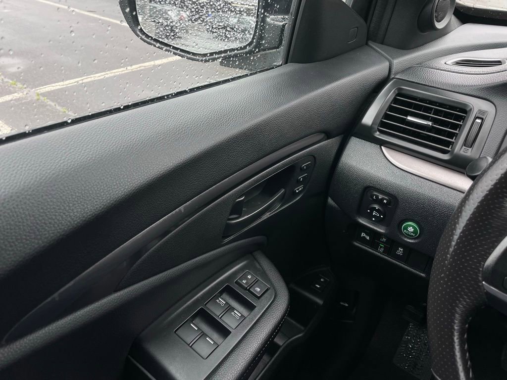 Certified 2025 Honda Passport EX-L image 23