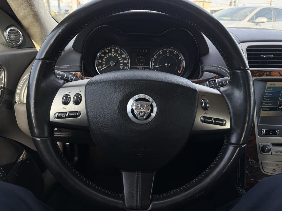 Used 2011 Jaguar XK image 36