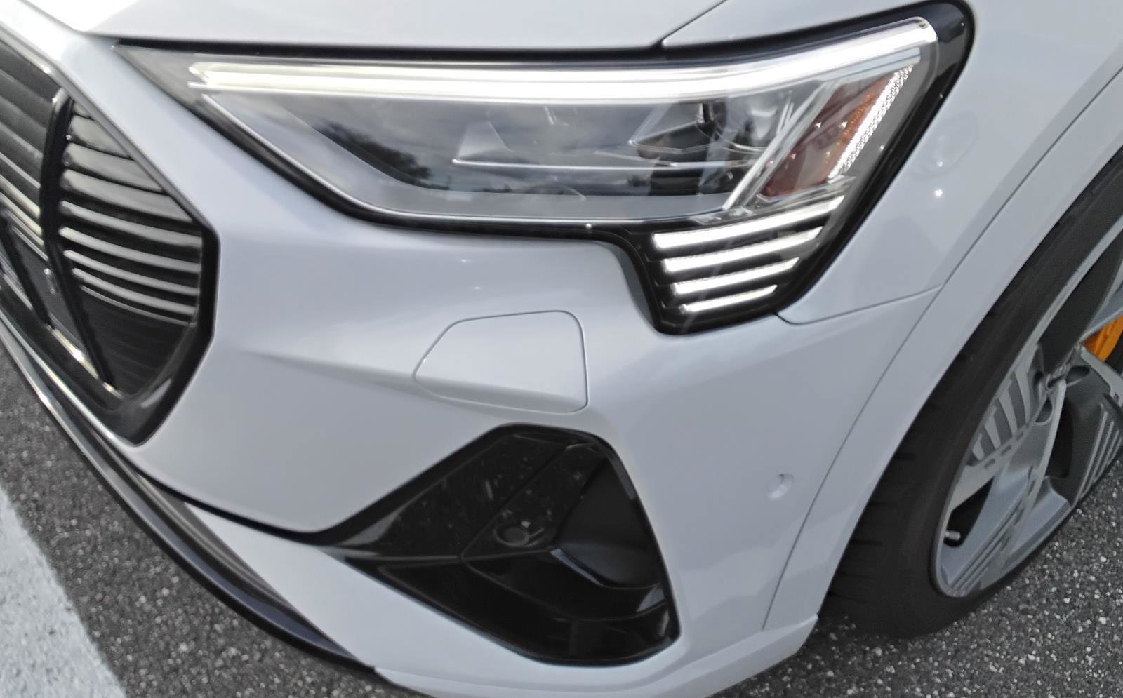 Used 2023 Audi e-tron Prestige w/ Prestige Package image 7