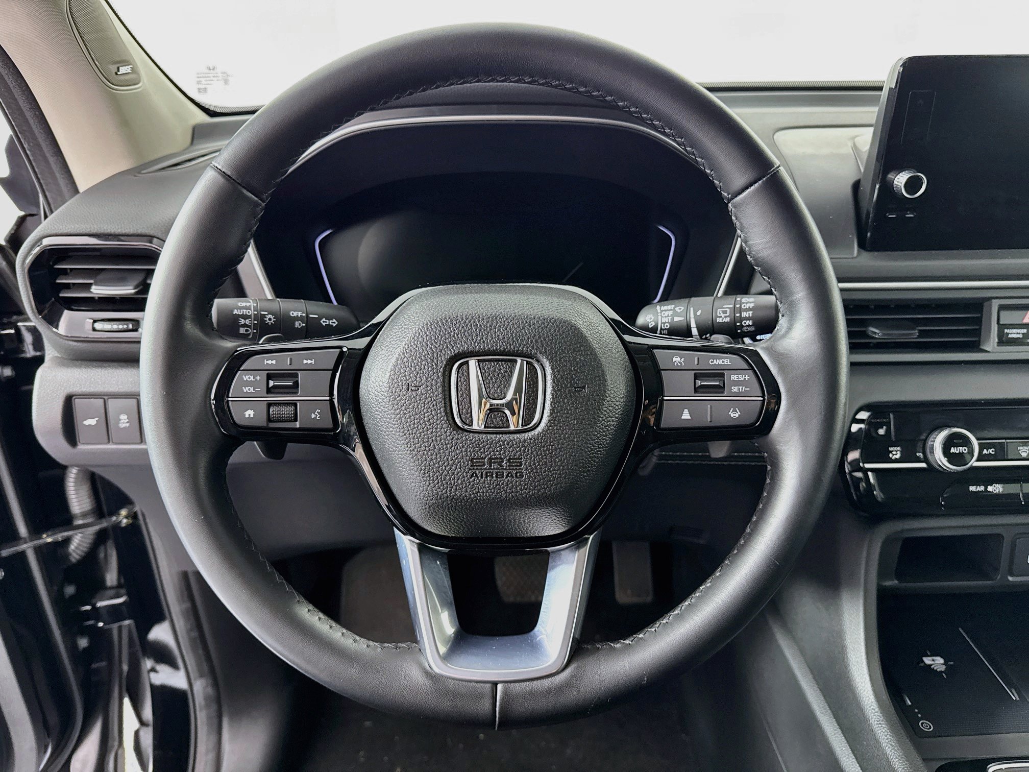 Certified 2024 Honda Pilot Touring image 11