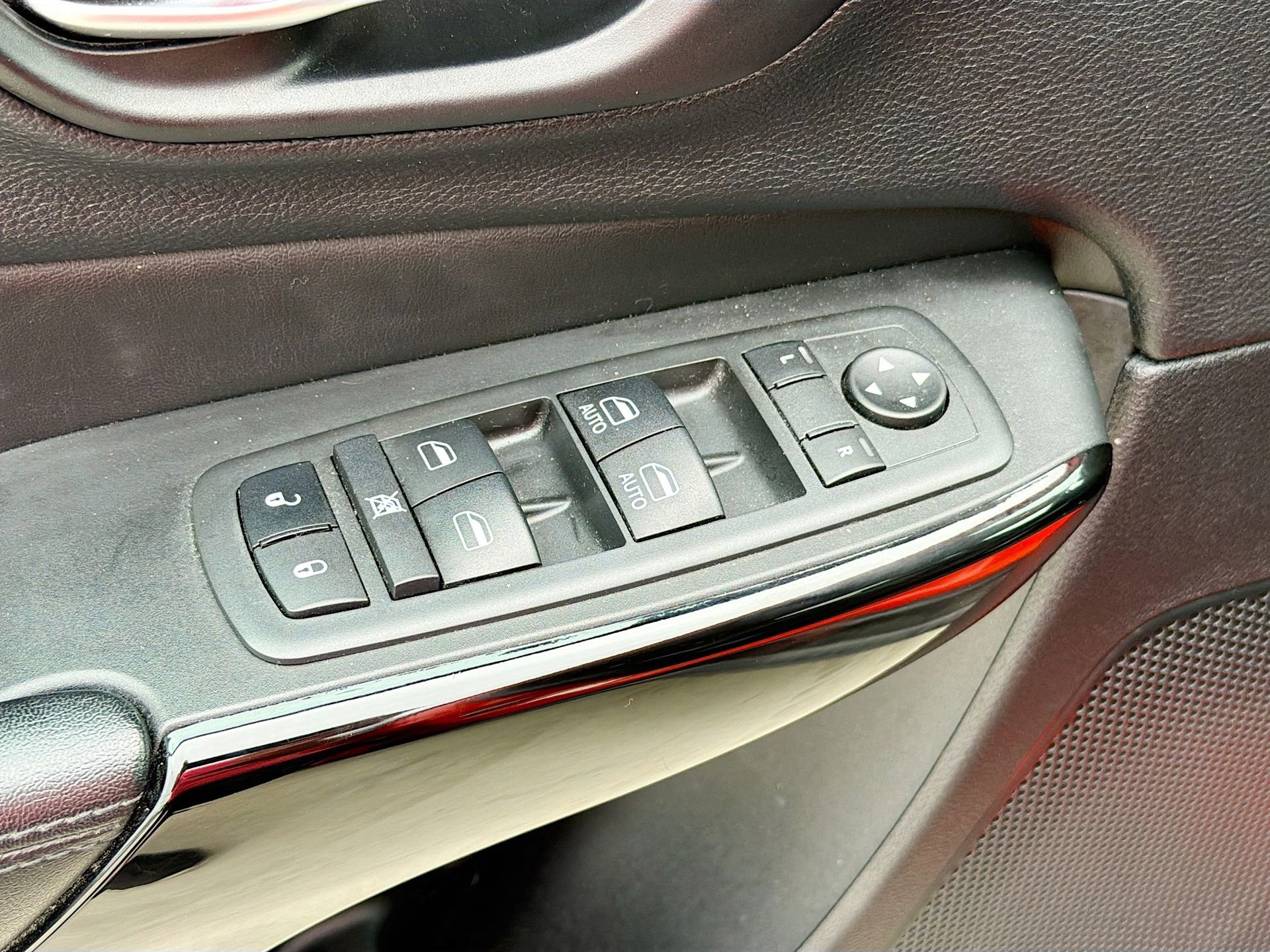 Used 2021 Jeep Cherokee Latitude Plus image 21