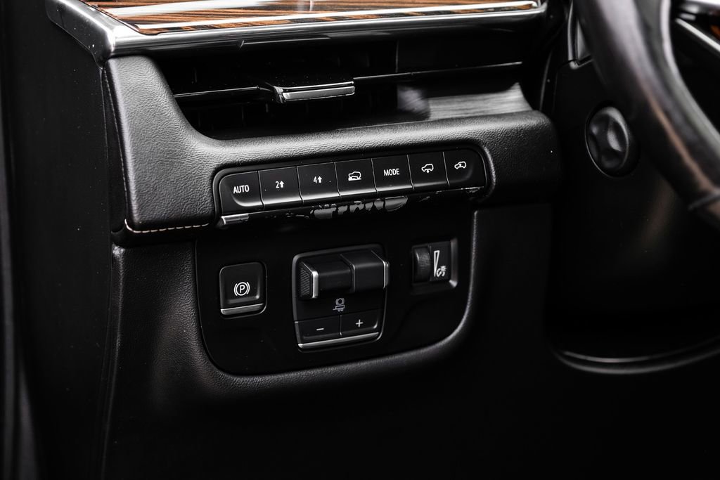 Used 2021 Cadillac Escalade Premium Luxury w/ Driver Assist Tech Package AWD/4WD image 28