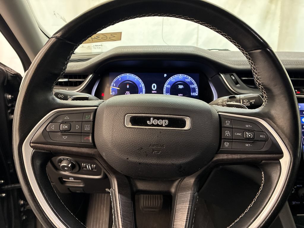Used 2022 Jeep Grand Cherokee L Limited AWD/4WD image 12