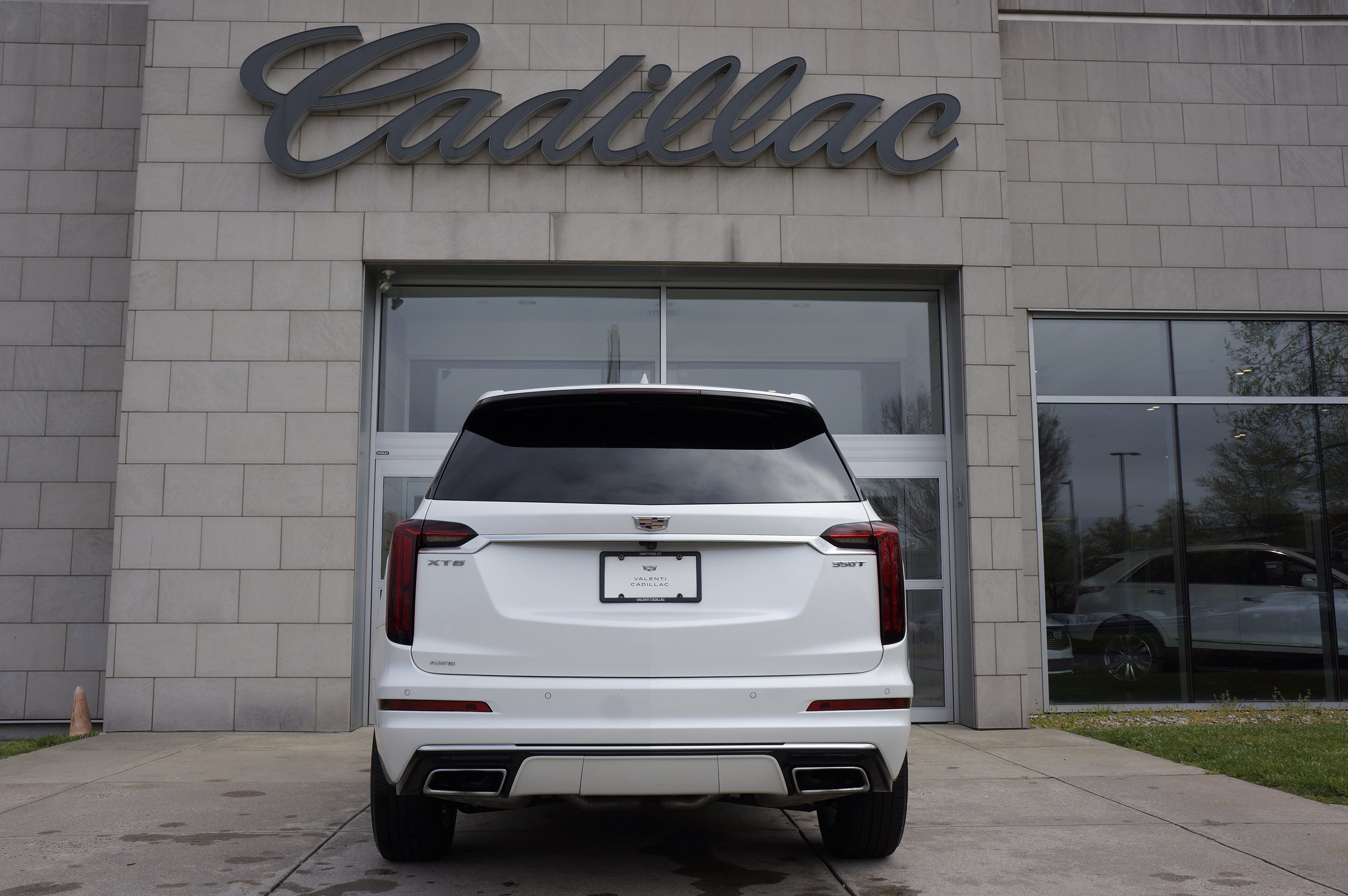 Used 2025 Cadillac XT6 Luxury AWD/4WD image 6