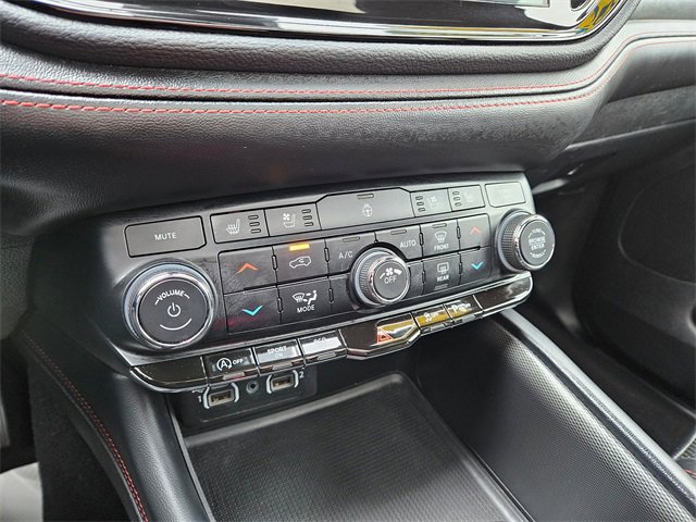 Used 2024 Dodge Durango GT image 25