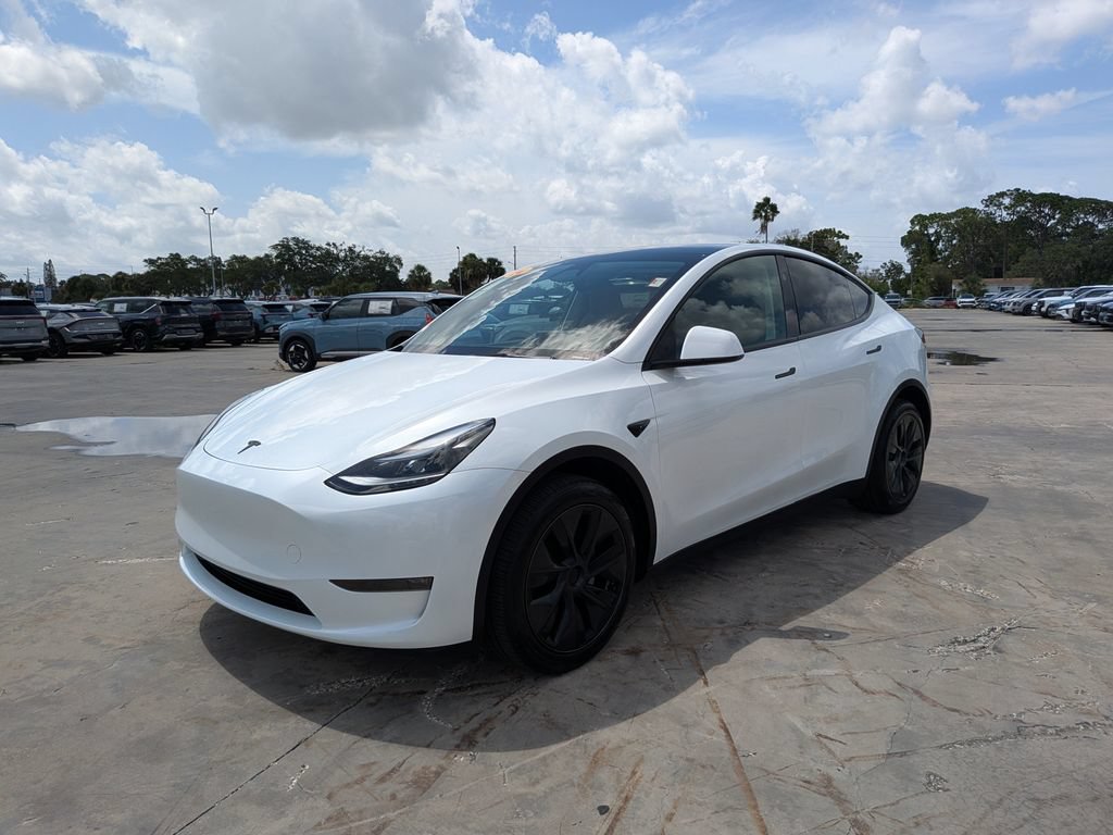 Used 2024 Tesla Model Y Long Range AWD/4WD image 4