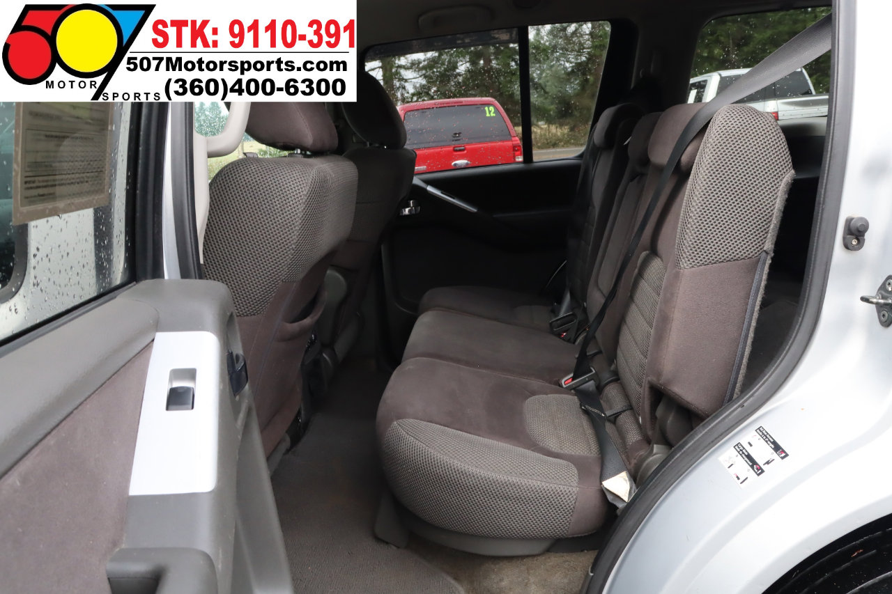 Used 2011 Nissan Pathfinder SV image 13