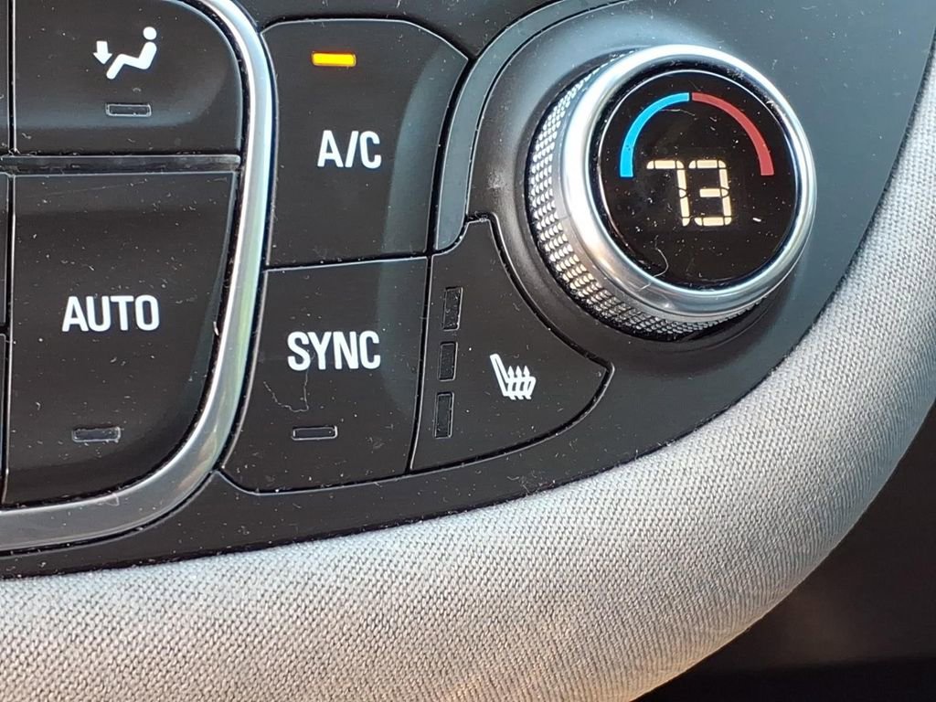 Used 2020 Chevrolet Malibu LT FWD image 17