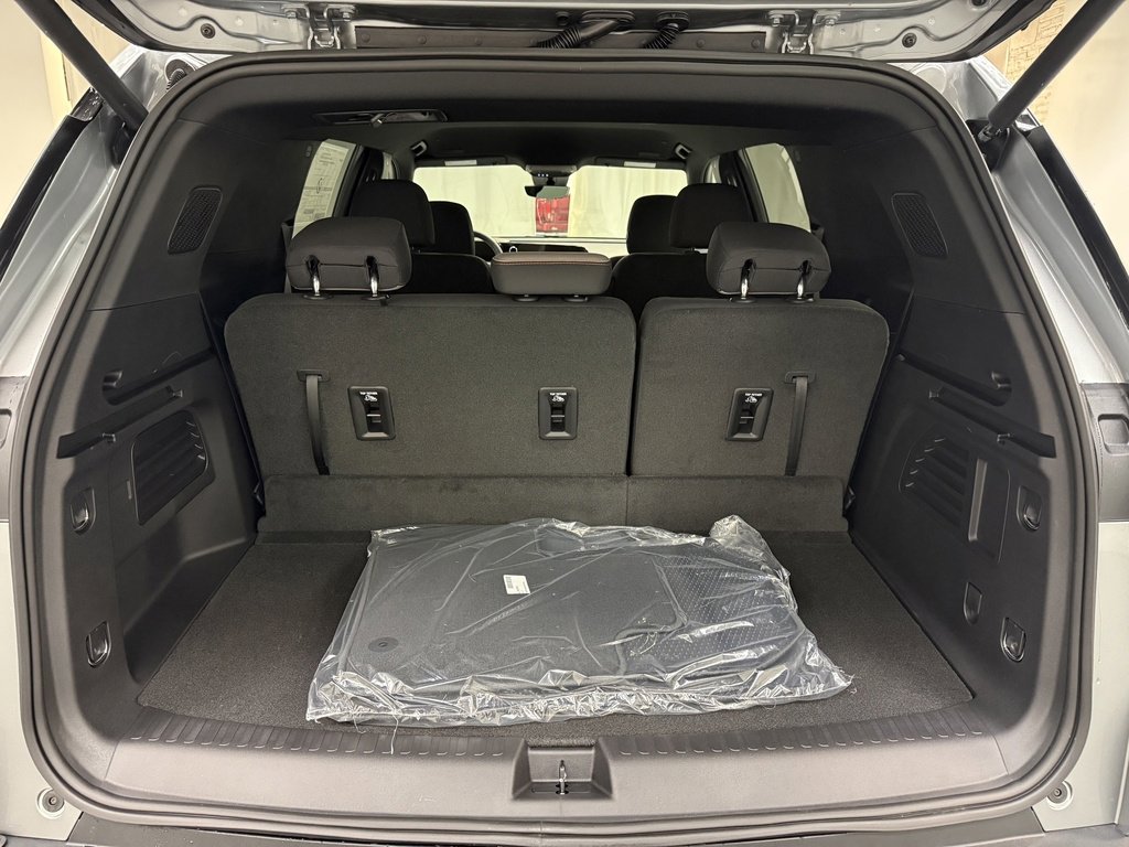 New 2026 Chevrolet Traverse LT w/ Midnight/Sport Edition image 5