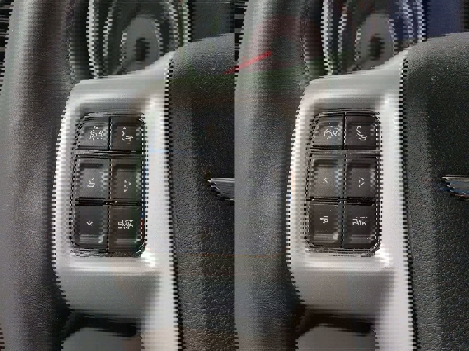 Used 2015 Chrysler Town & Country Touring-L w/ Driver Convenience Group image 24