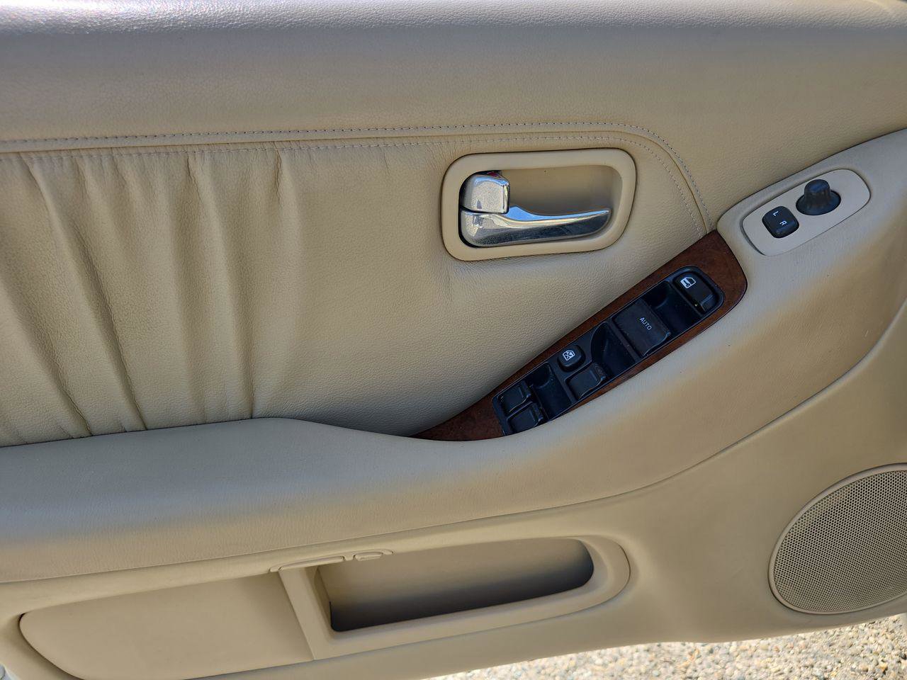 Used 1997 INFINITI J30 RWD image 5
