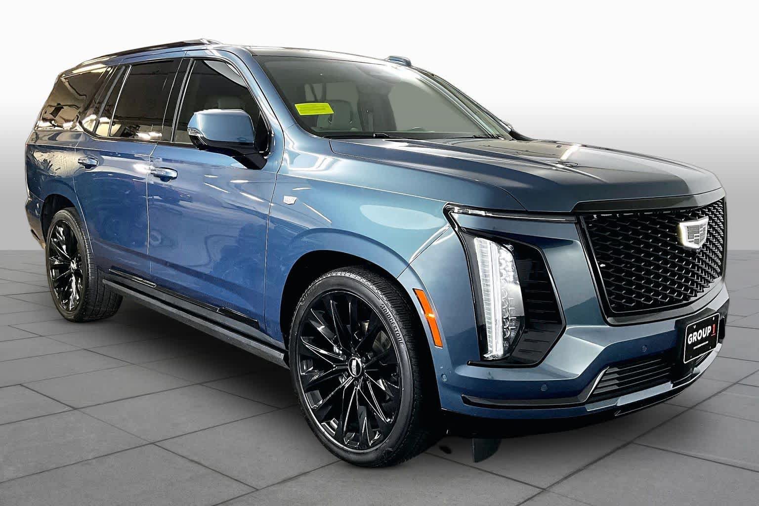 Used 2026 Cadillac Escalade Platinum Sport w/ LPO, ONYX Package AWD/4WD image 3