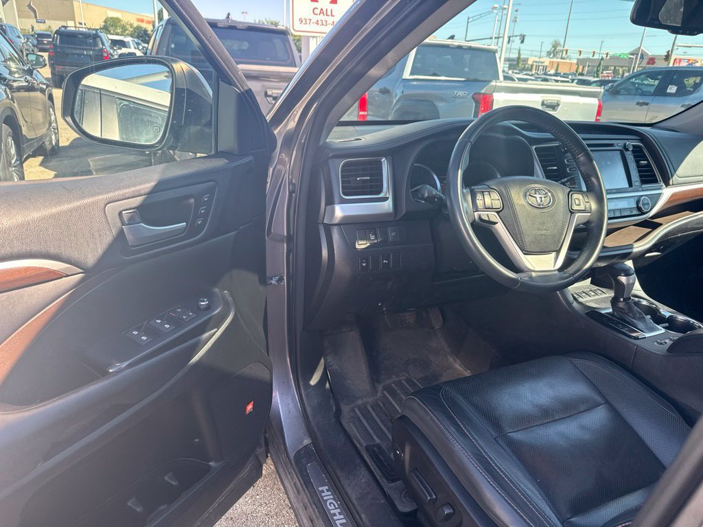 Used 2016 Toyota Highlander Limited AWD/4WD image 20