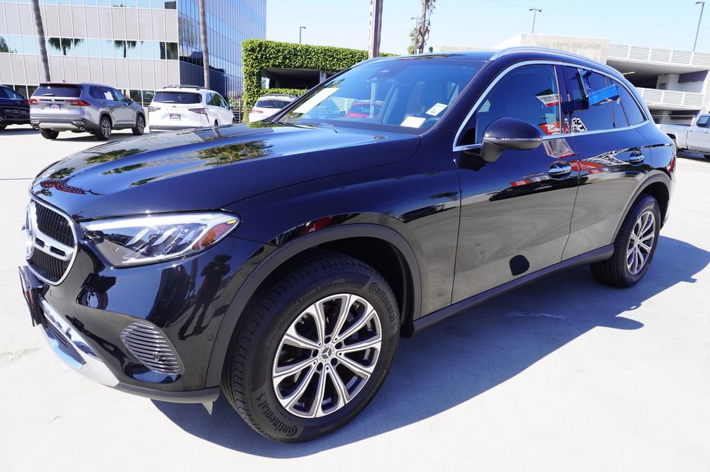 Used 2024 Mercedes-Benz GLC 300 image 4