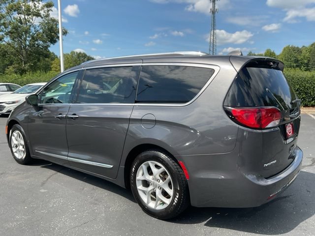 Used 2019 Chrysler Pacifica Touring-L Plus w/ Tire & Wheel Group FWD image 13
