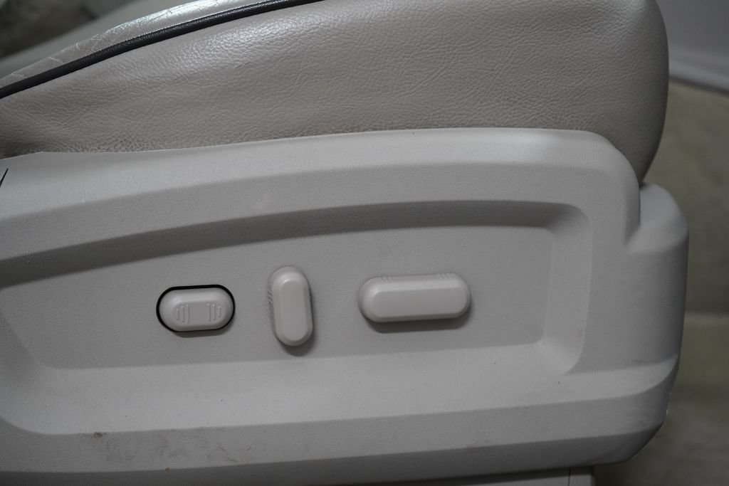 Used 2012 Lincoln MKX AWD image 37