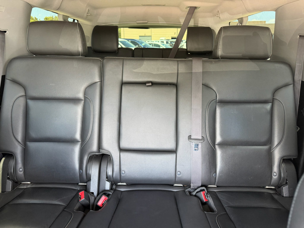 Used 2015 Chevrolet Suburban LTZ RWD image 28