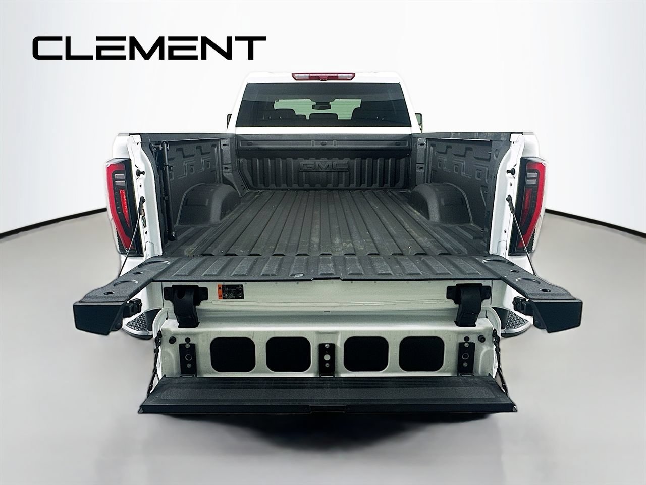 Used 2025 GMC Sierra 2500 AT4 AWD/4WD image 11