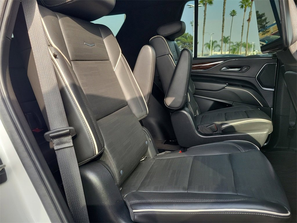 Used 2021 Cadillac Escalade Premium Luxury w/ LPO, Illumination Package image 20