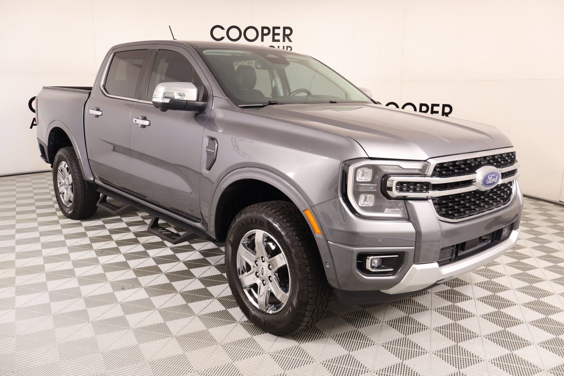 Used 2024 Ford Ranger Lariat w/ Trailer Tow Package RWD image 1