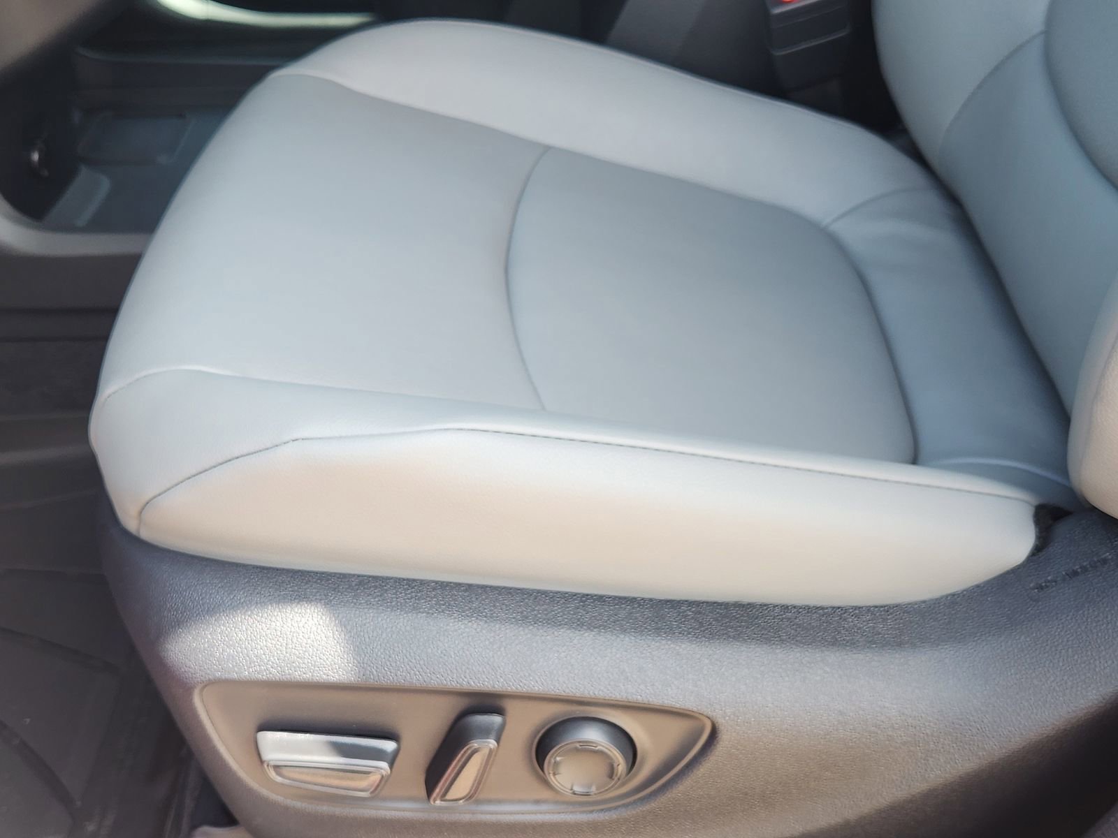 New 2026 Toyota Sienna XLE FWD image 22