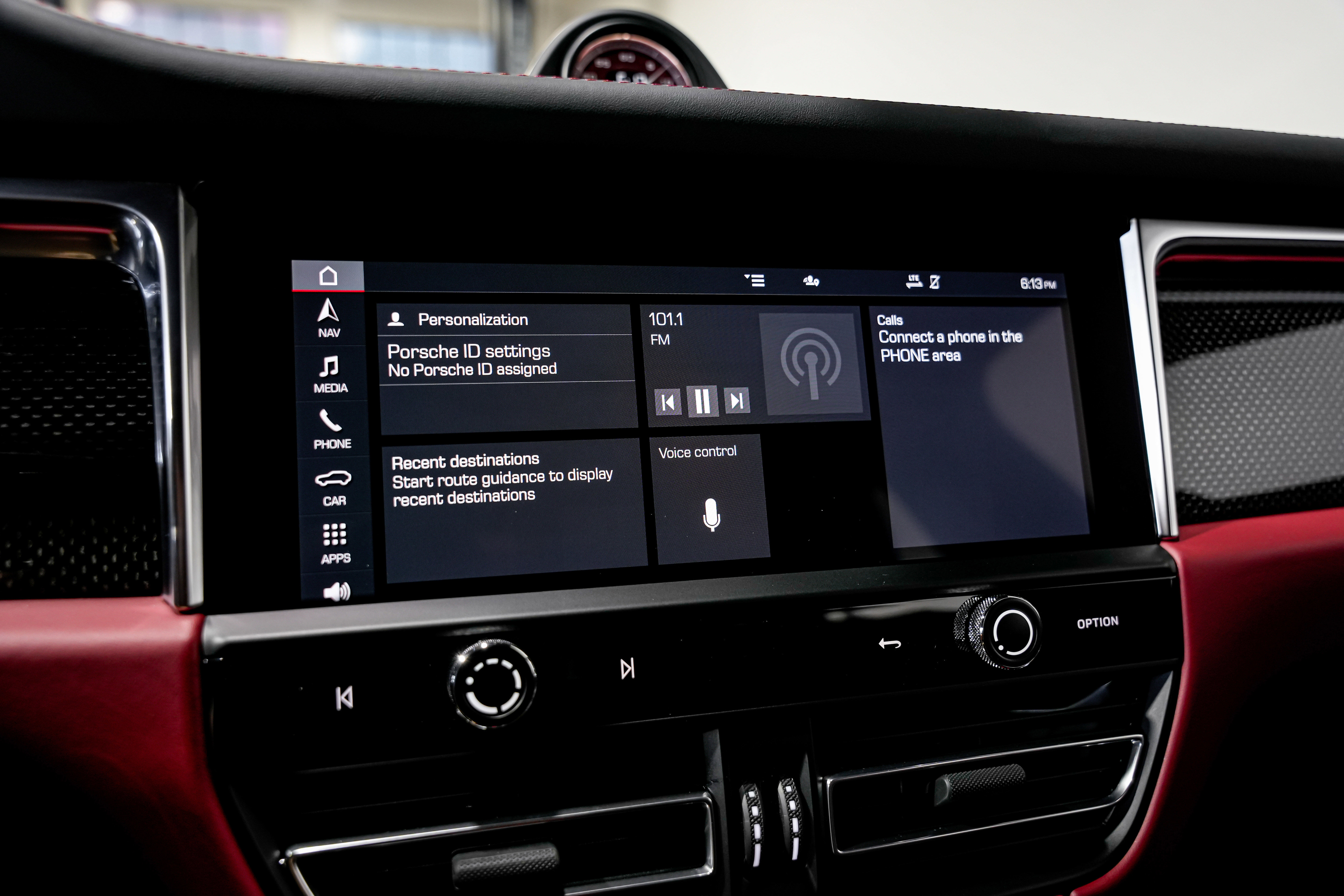 Used 2022 Porsche Macan GTS w/ Sport Chrono Package image 14