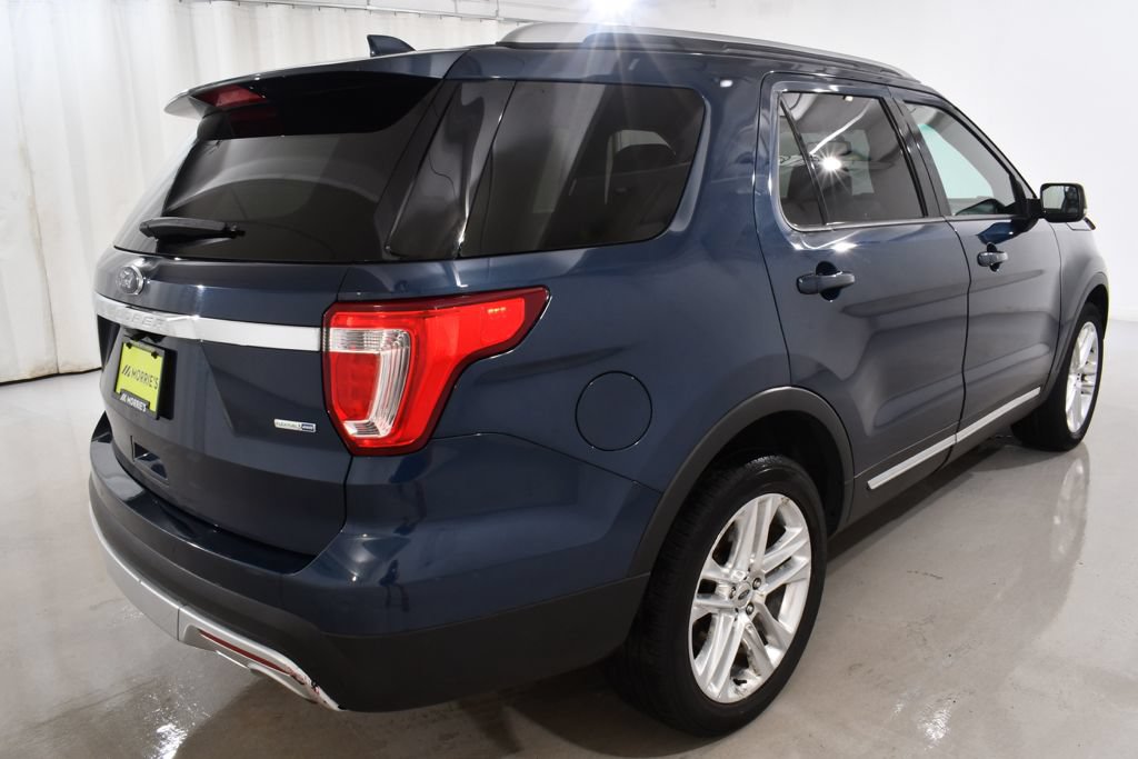 Used 2016 Ford Explorer XLT w/ Equipment Group 202A AWD/4WD image 11