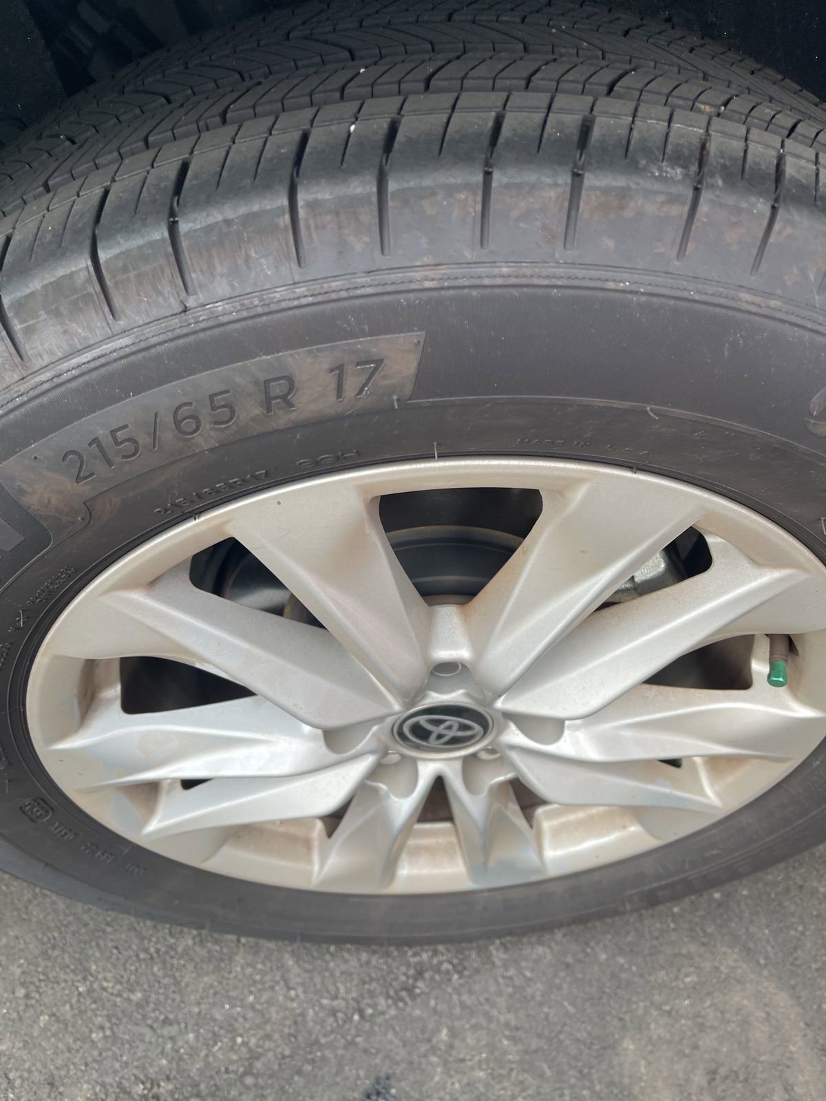 Used 2023 Toyota Corolla Cross LE image 3