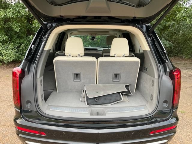 Used 2024 Cadillac XT6 Premium Luxury w/ Technology Package FWD image 20