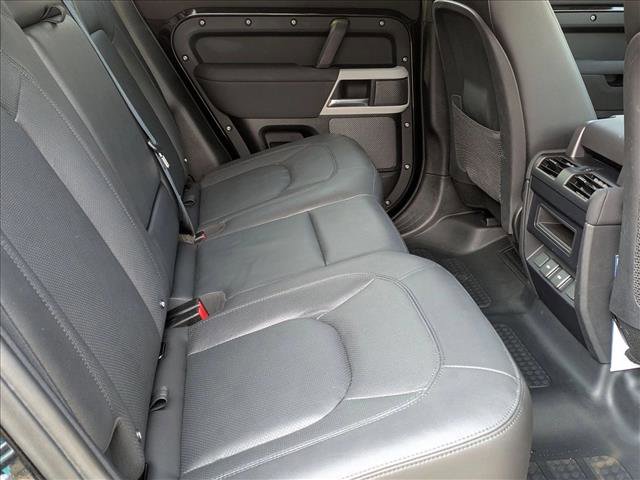 Used 2023 Land Rover Defender 110 S image 21