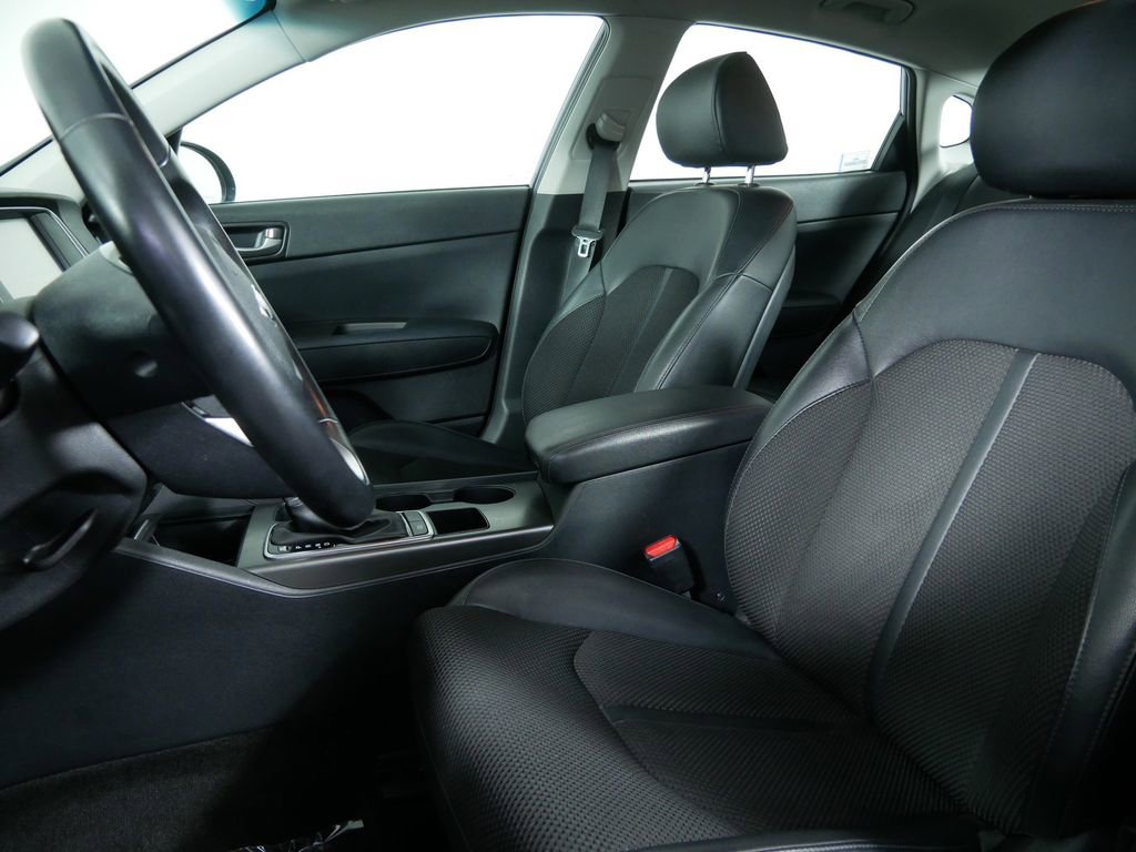 Used 2019 Kia Optima S image 12