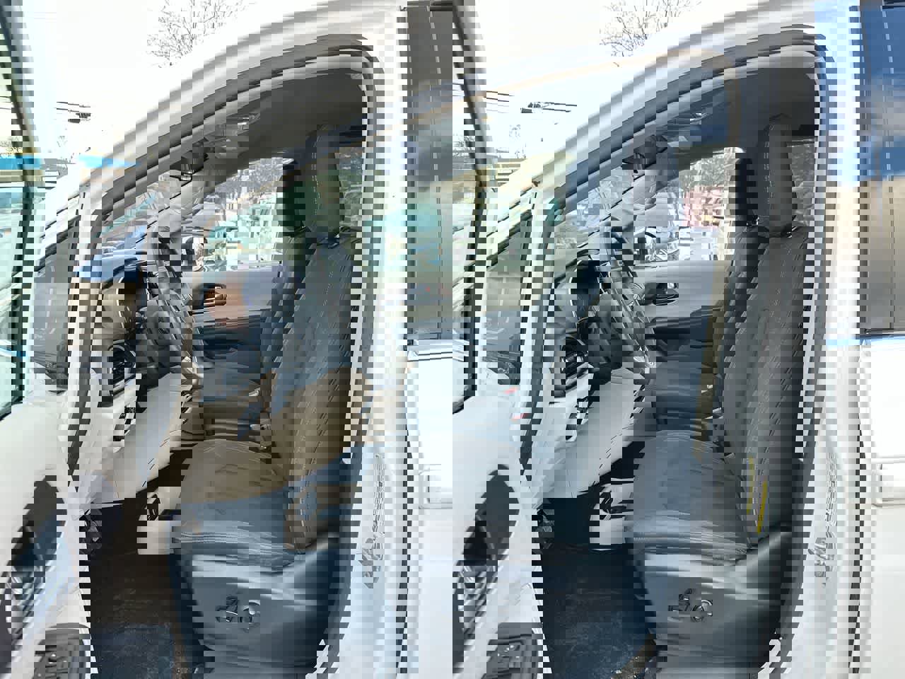 Used 2018 Chrysler Pacifica LX image 21