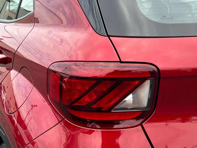 Certified 2023 Hyundai Venue Limited w/ Cargo Package FWD image 10