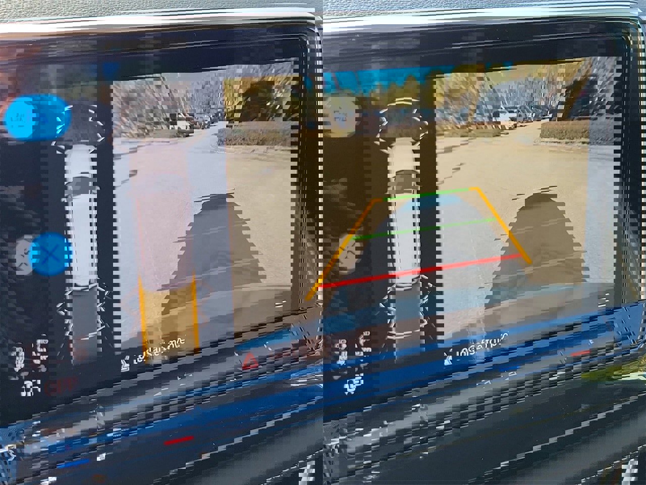 Used 2025 Volkswagen Atlas SE image 26