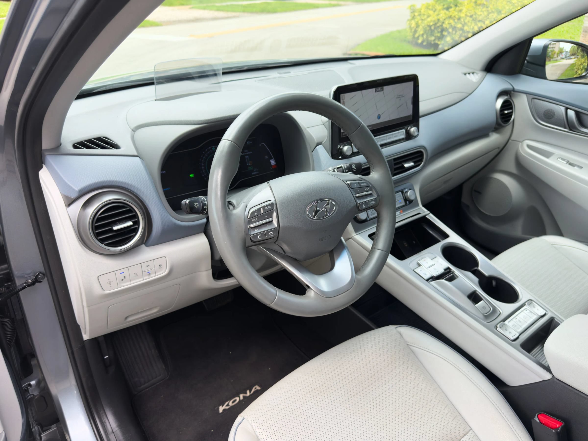 Used 2021 Hyundai Kona Ultimate w/ Cargo Package FWD image 25