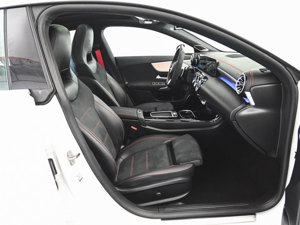 Used 2025 Mercedes-Benz CLA 45 AMG 4MATIC image 37