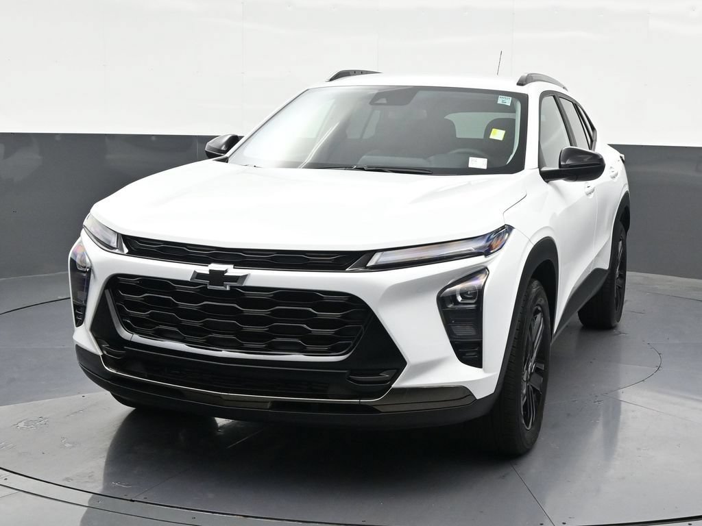Used 2025 Chevrolet Trax ACTIV FWD image 9