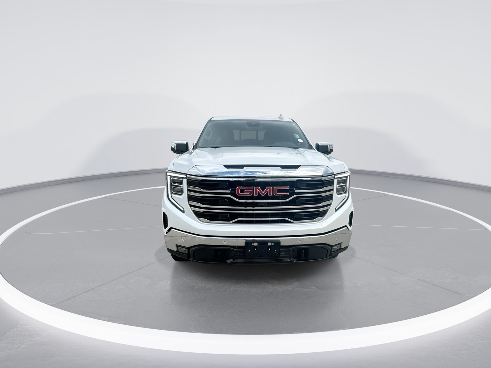 Used 2024 GMC Sierra 1500 SLT w/ SLT Premium Plus Package AWD/4WD image 3