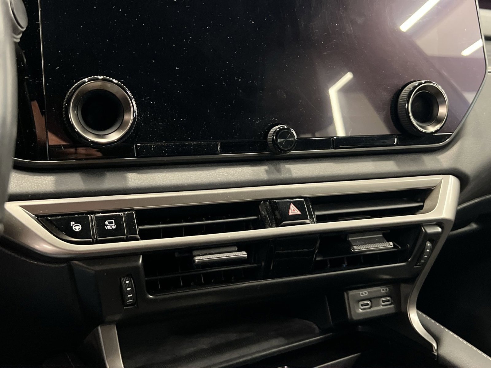 Used 2023 Lexus RX 350 w/ Accessory Package (Z1) AWD/4WD image 17