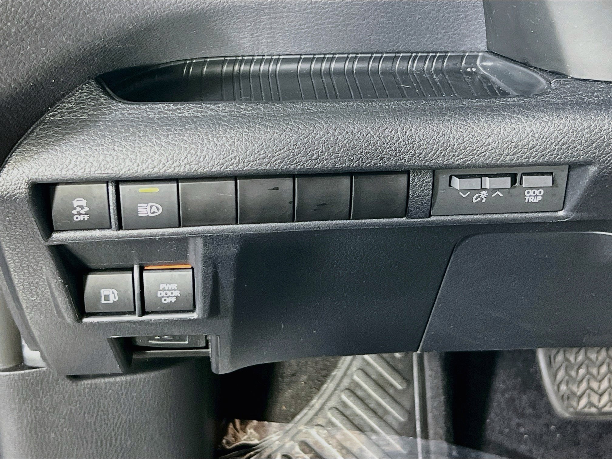 Used 2022 Toyota Sienna XSE AWD/4WD image 10