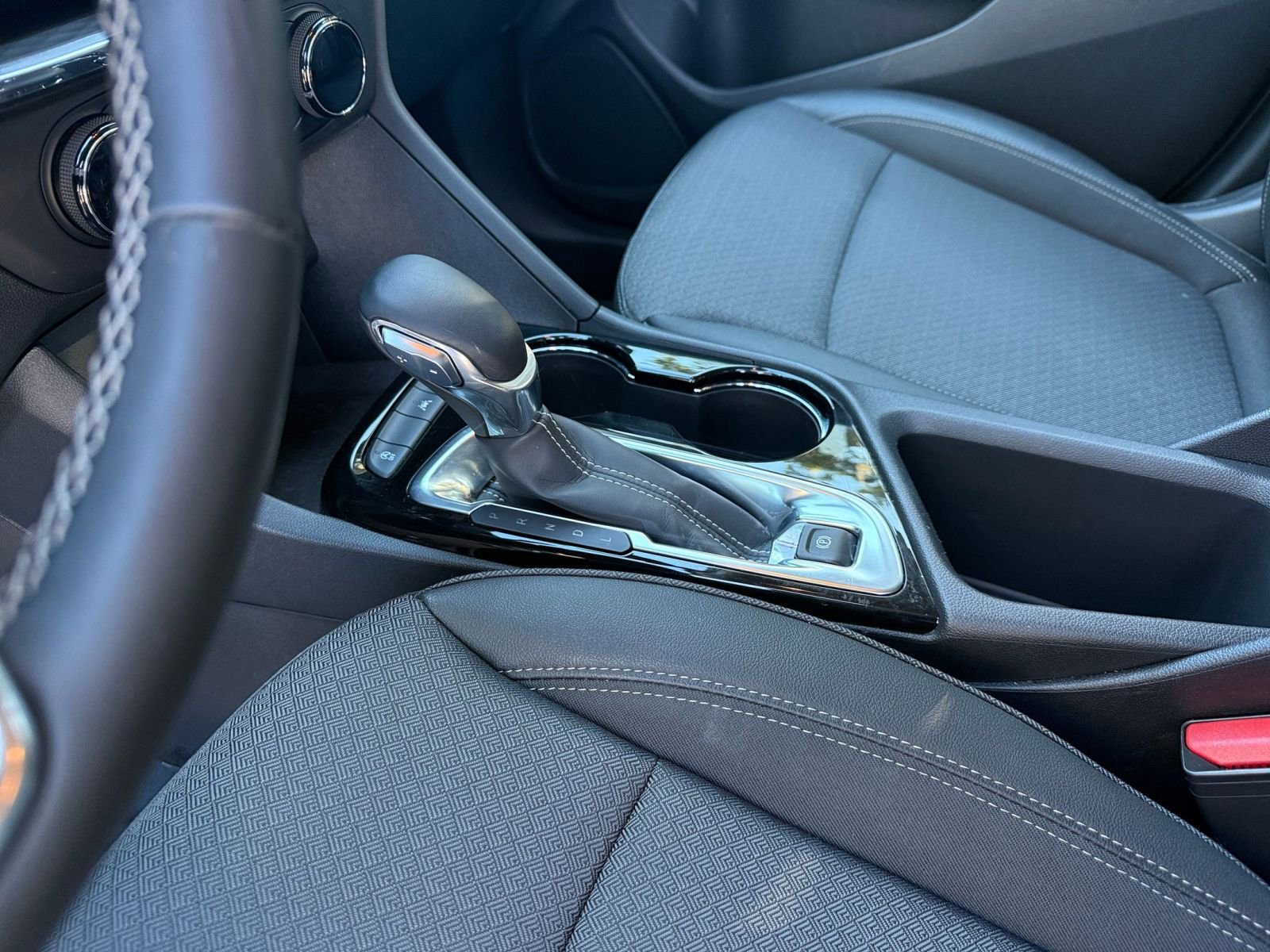 Used 2025 Buick Encore GX Preferred image 37