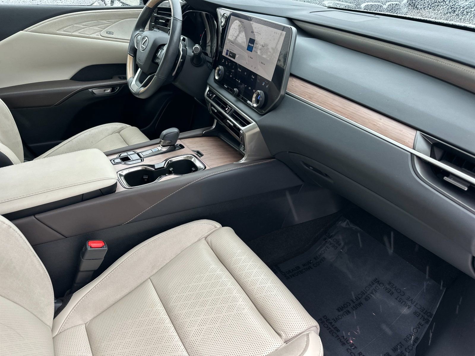 Used 2024 Lexus RX 350 w/ Convenience Package image 16