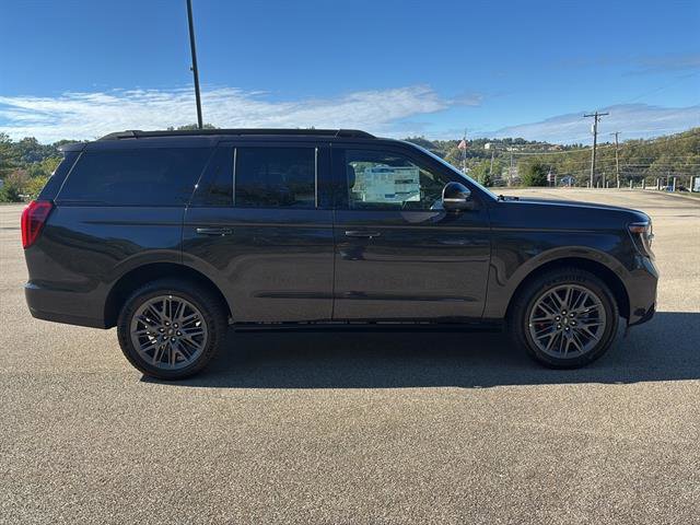 New 2025 Ford Expedition Platinum image 5