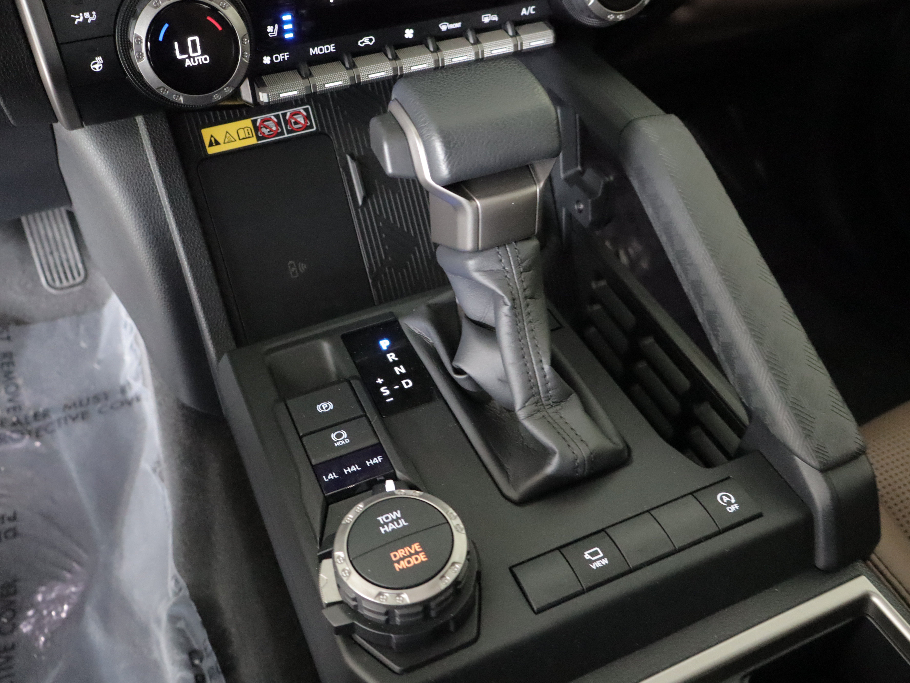 Used 2025 Toyota 4Runner Limited AWD/4WD image 17