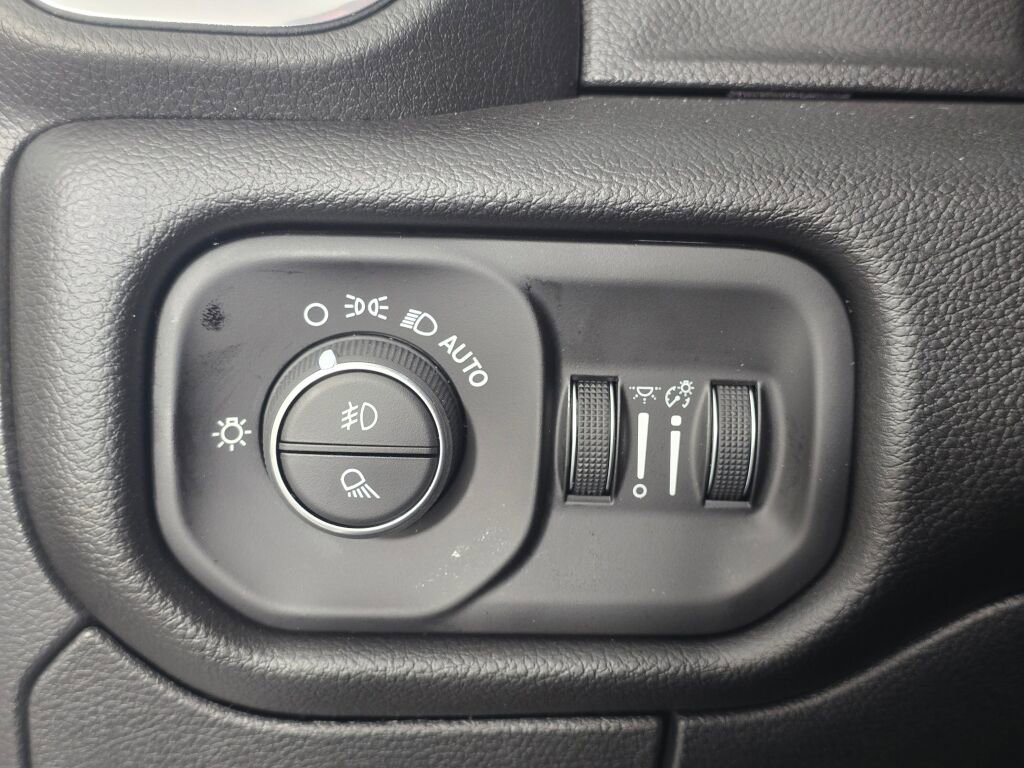 New 2026 RAM 1500 Laramie AWD/4WD image 23
