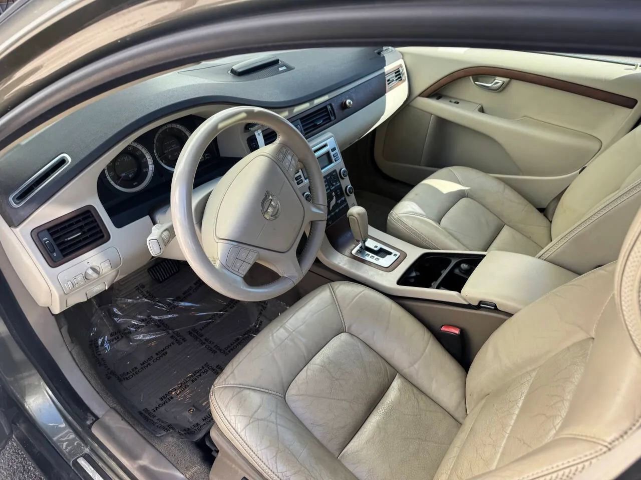 Used 2010 Volvo XC70 3.2 image 4