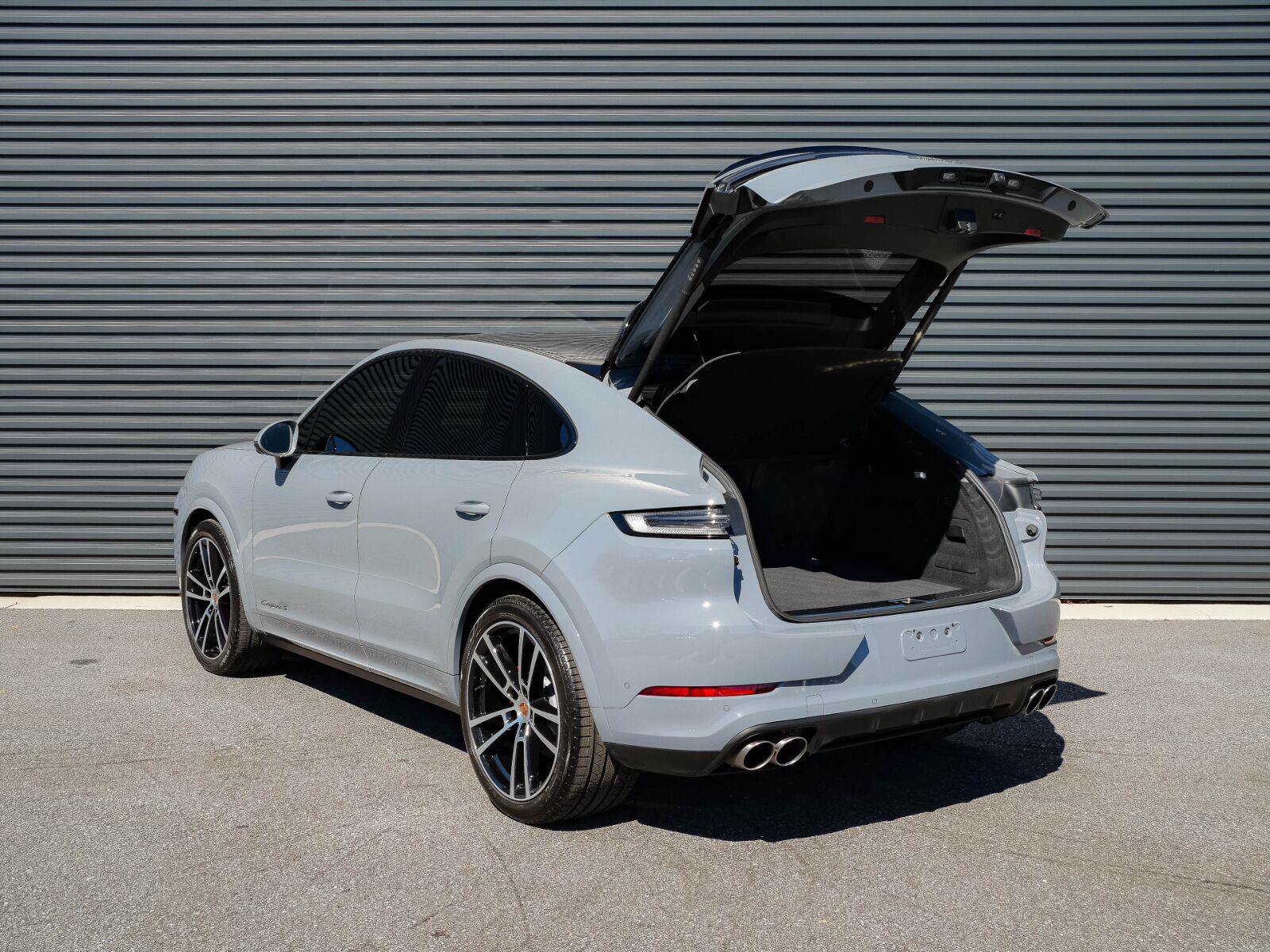 Used 2025 Porsche Cayenne S AWD/4WD image 33