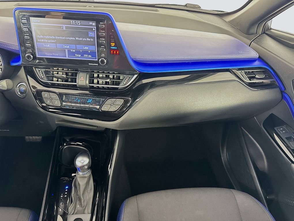 Used 2022 Toyota C-HR XLE image 28